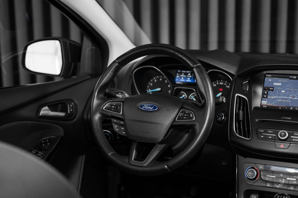 ford-focus-2016-gasolina-999cc