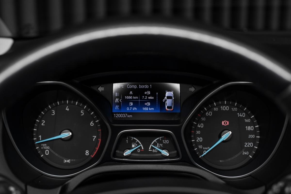 ford-focus-2016-gasolina-999cc