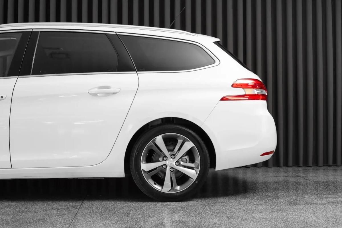 peugeot-308-sw-2020-diesel-1499cc