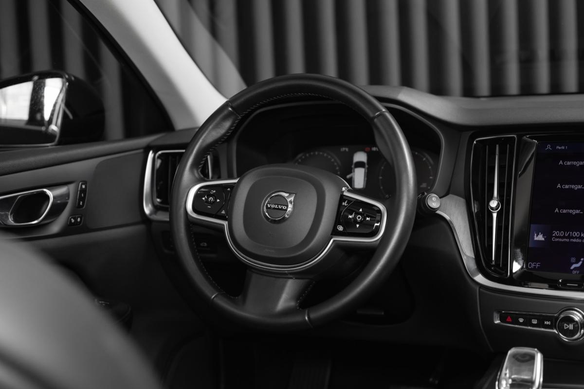 volvo-v60-2021-diesel-1969cc