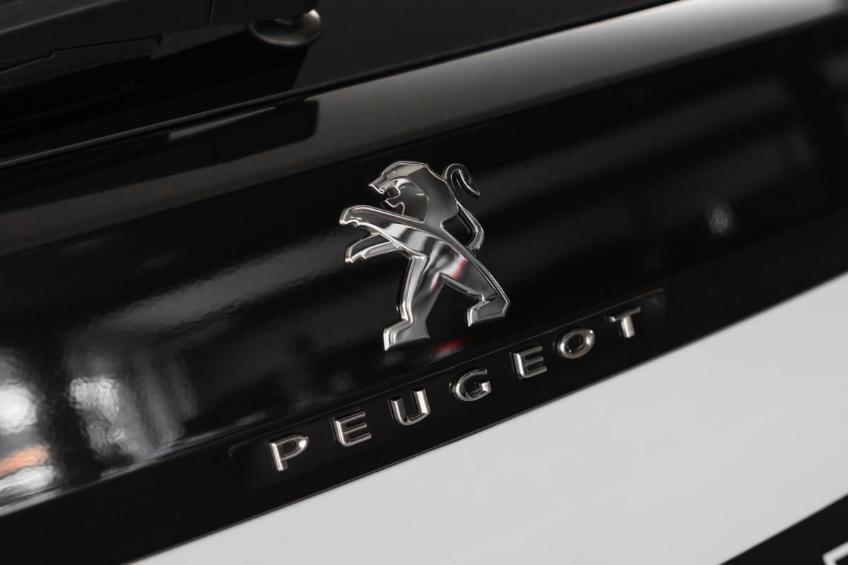 peugeot-3008-2018-diesel-1560cc