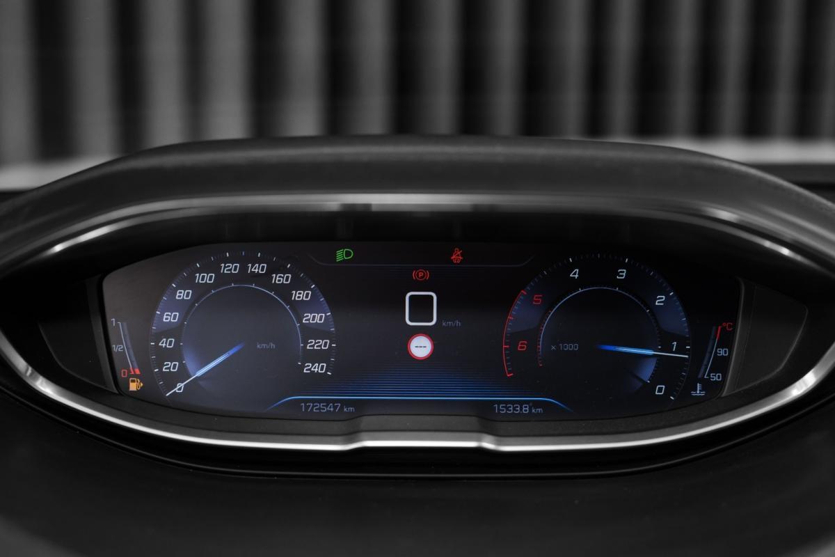 peugeot-3008-2018-diesel-1560cc