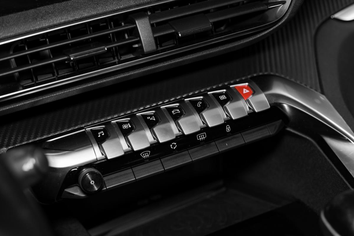 peugeot-3008-2018-diesel-1560cc