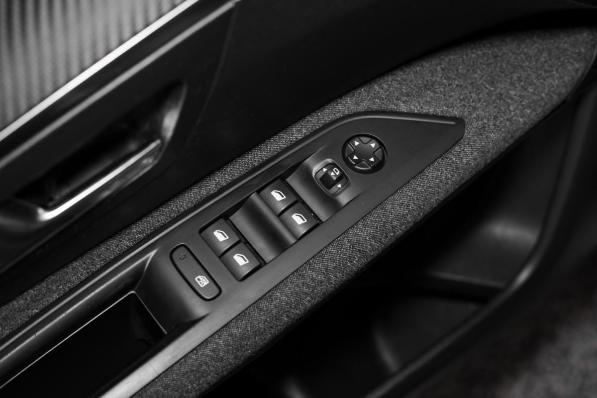 peugeot-3008-2018-diesel-1560cc