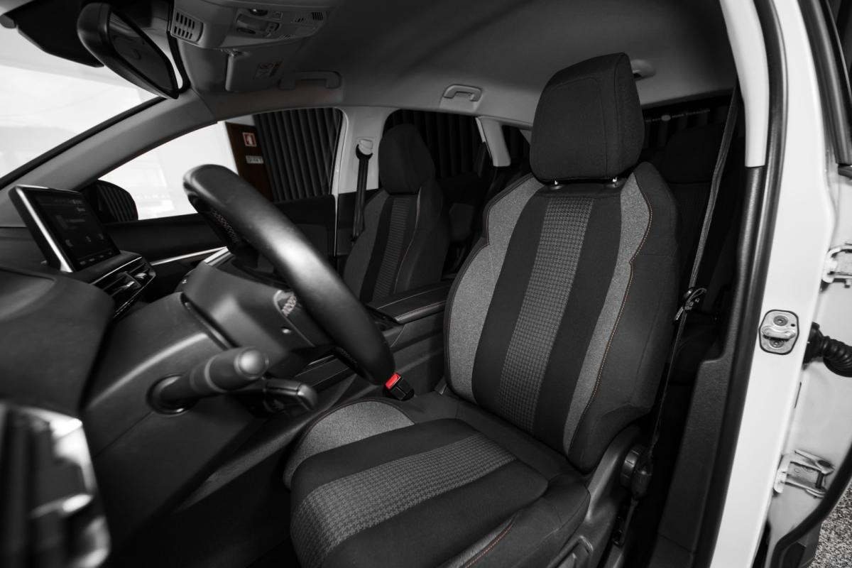 peugeot-3008-2018-diesel-1560cc