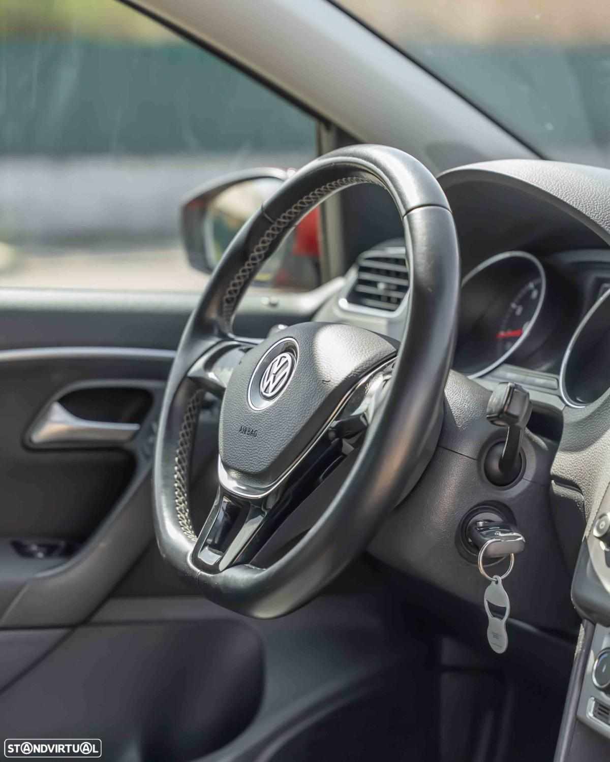 volkswagen-polo-1-0-2015-gasolina-999cc