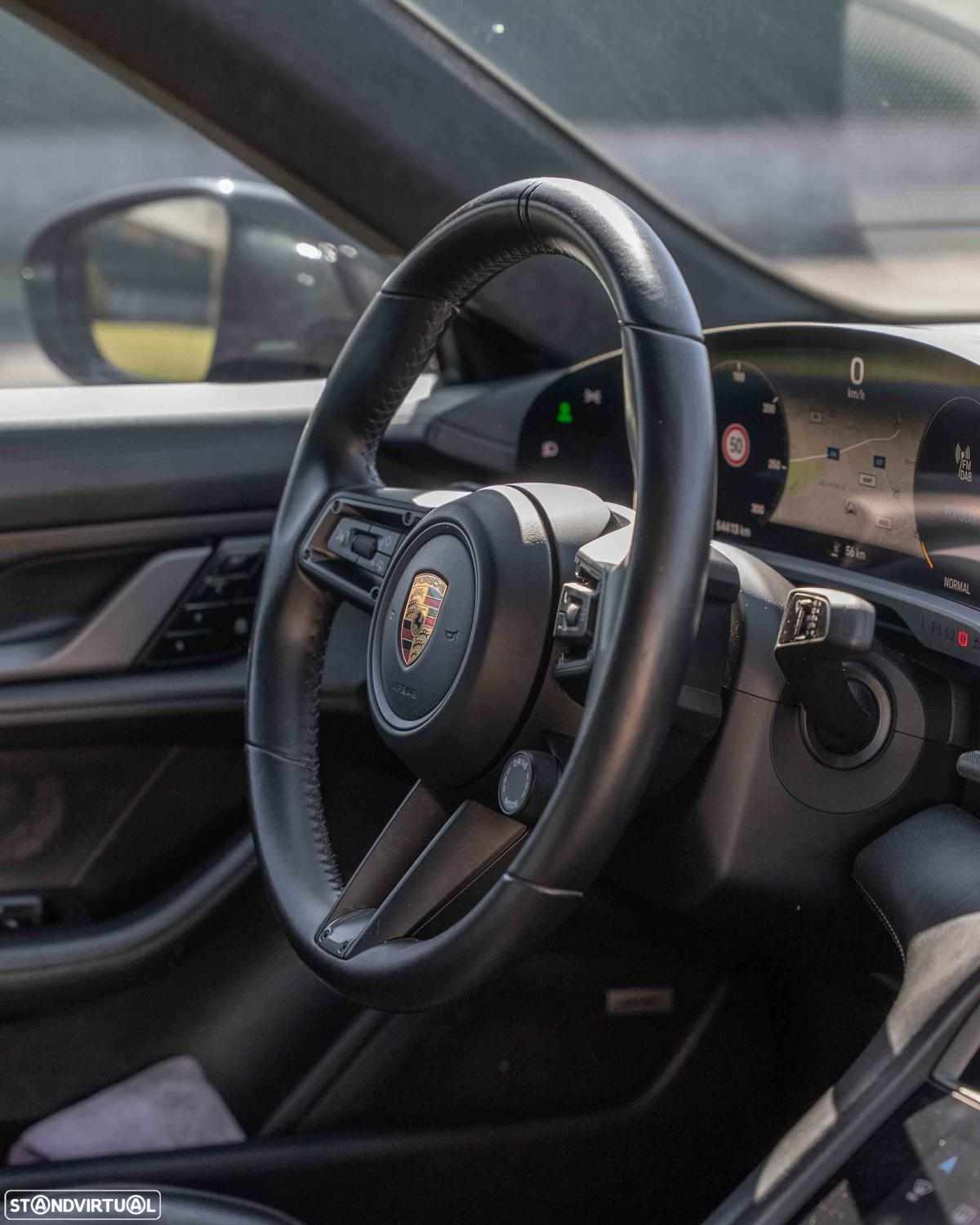 porsche-taycan-turbo-s-2020-eletrico
