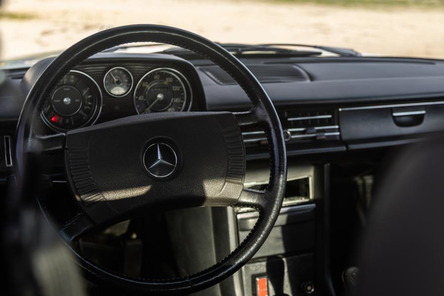 mercedes-benz-240-1974-diesel-2403cc