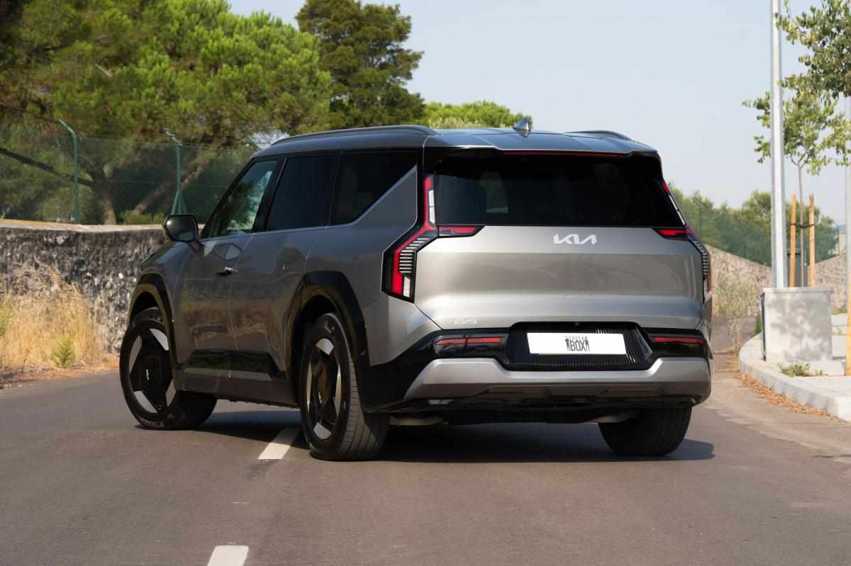 kia-ev9-99-8-kwh-rwd-2023-eletrico