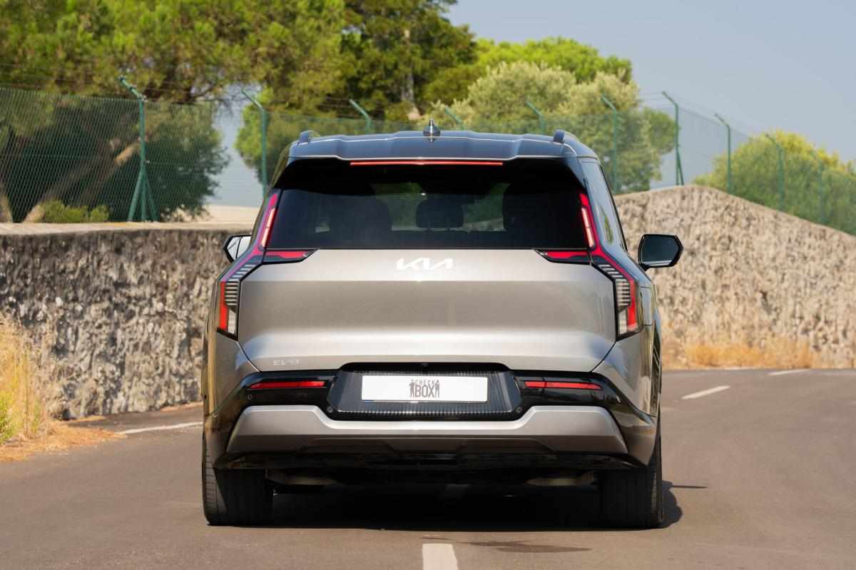 kia-ev9-99-8-kwh-rwd-2023-eletrico