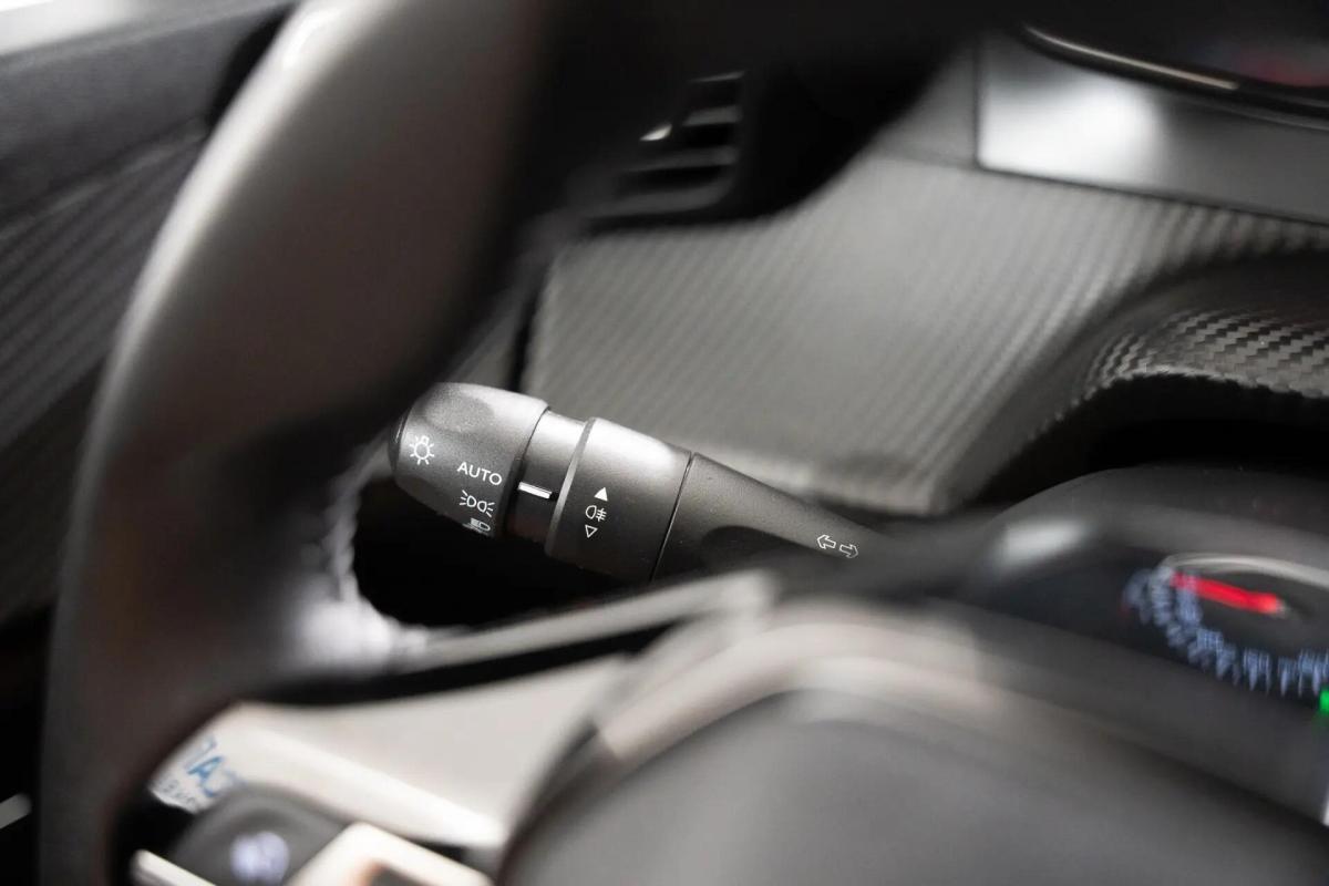 peugeot-2008-2024-gasolina-1199cc
