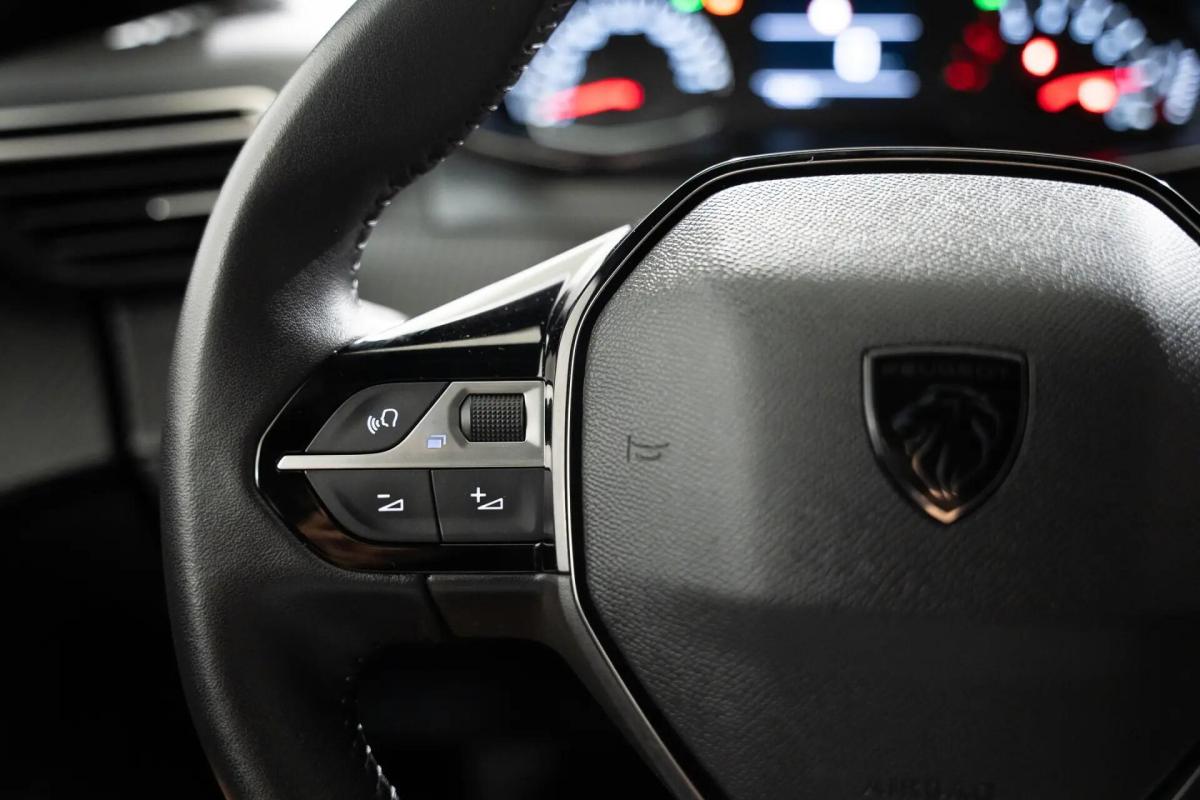 peugeot-2008-2024-gasolina-1199cc