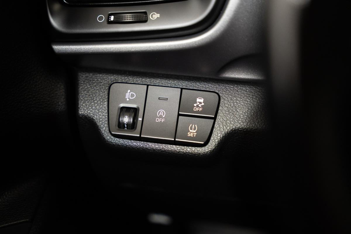 kia-stonic-2024-gasolina-998cc