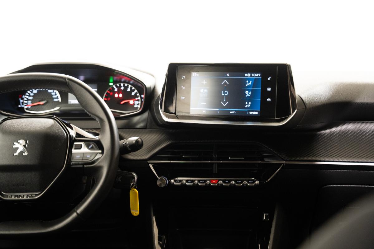 peugeot-2008-2023-gasolina-1199cc