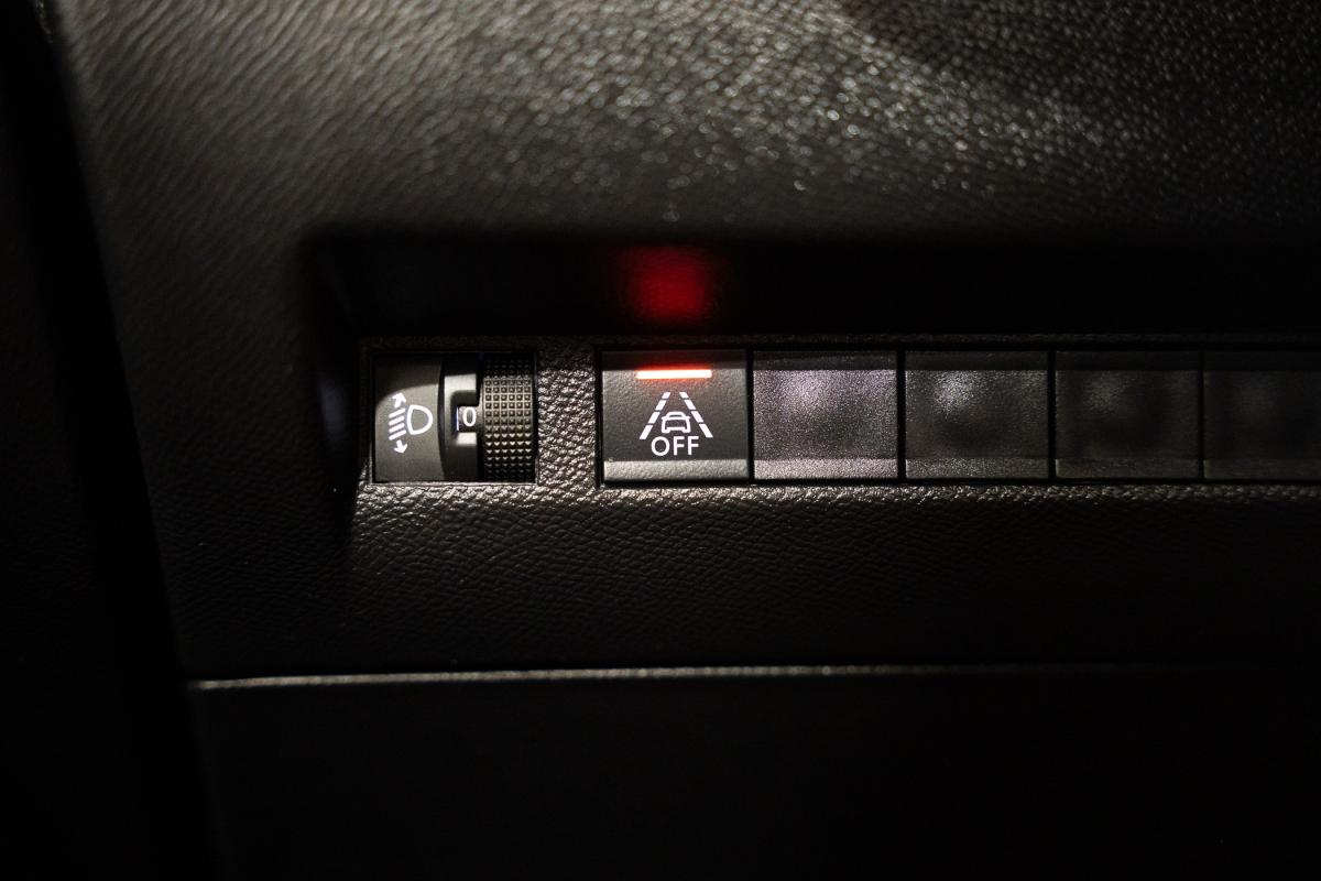 peugeot-2008-2023-gasolina-1199cc