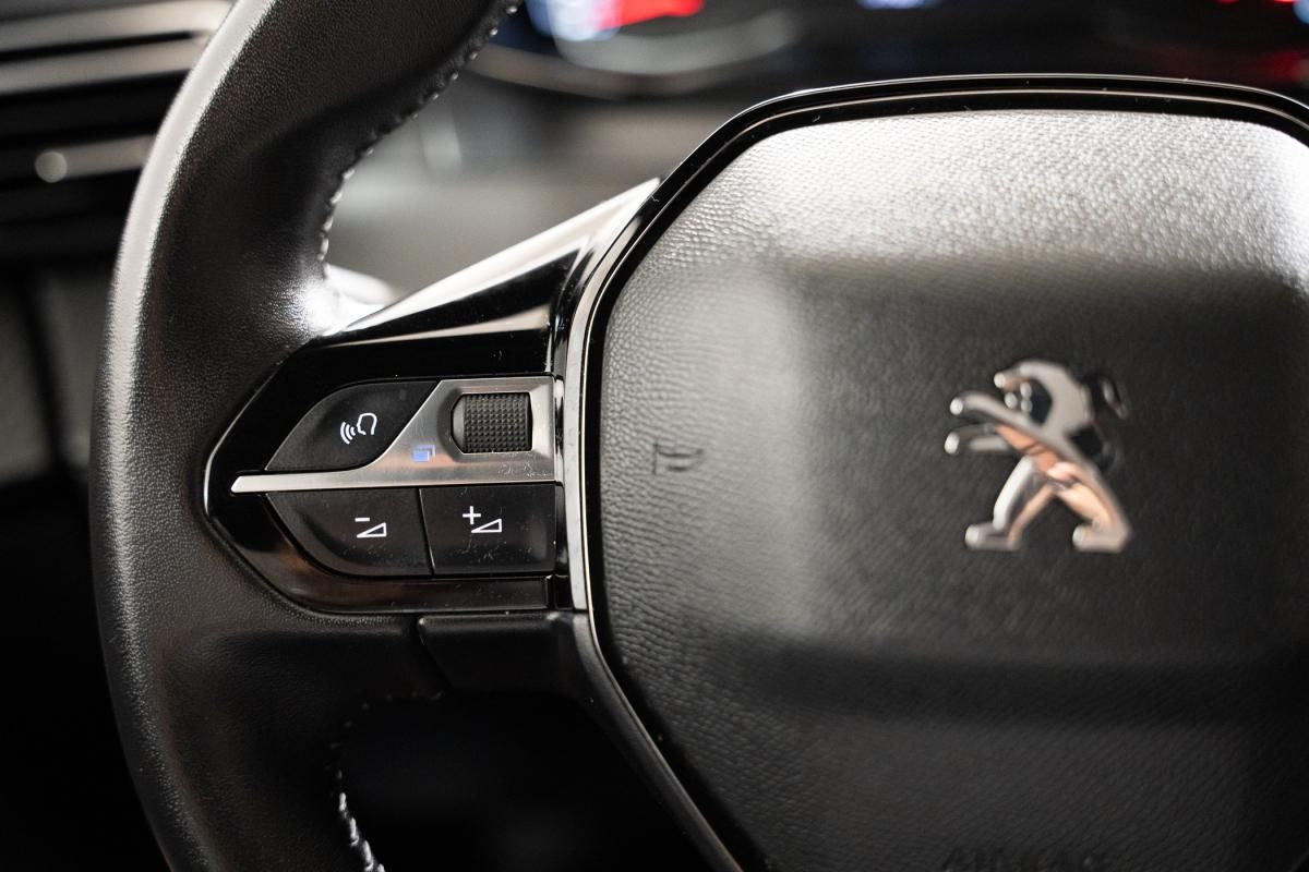 peugeot-2008-2023-gasolina-1199cc