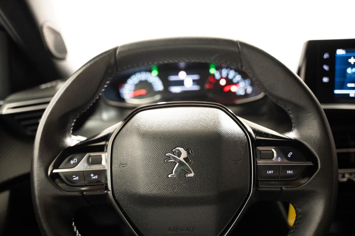 peugeot-2008-2023-gasolina-1199cc
