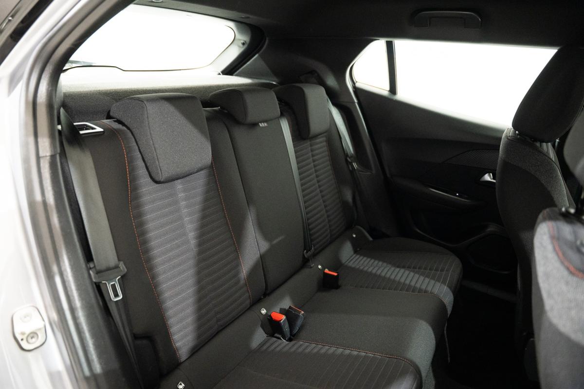 peugeot-2008-2023-gasolina-1199cc