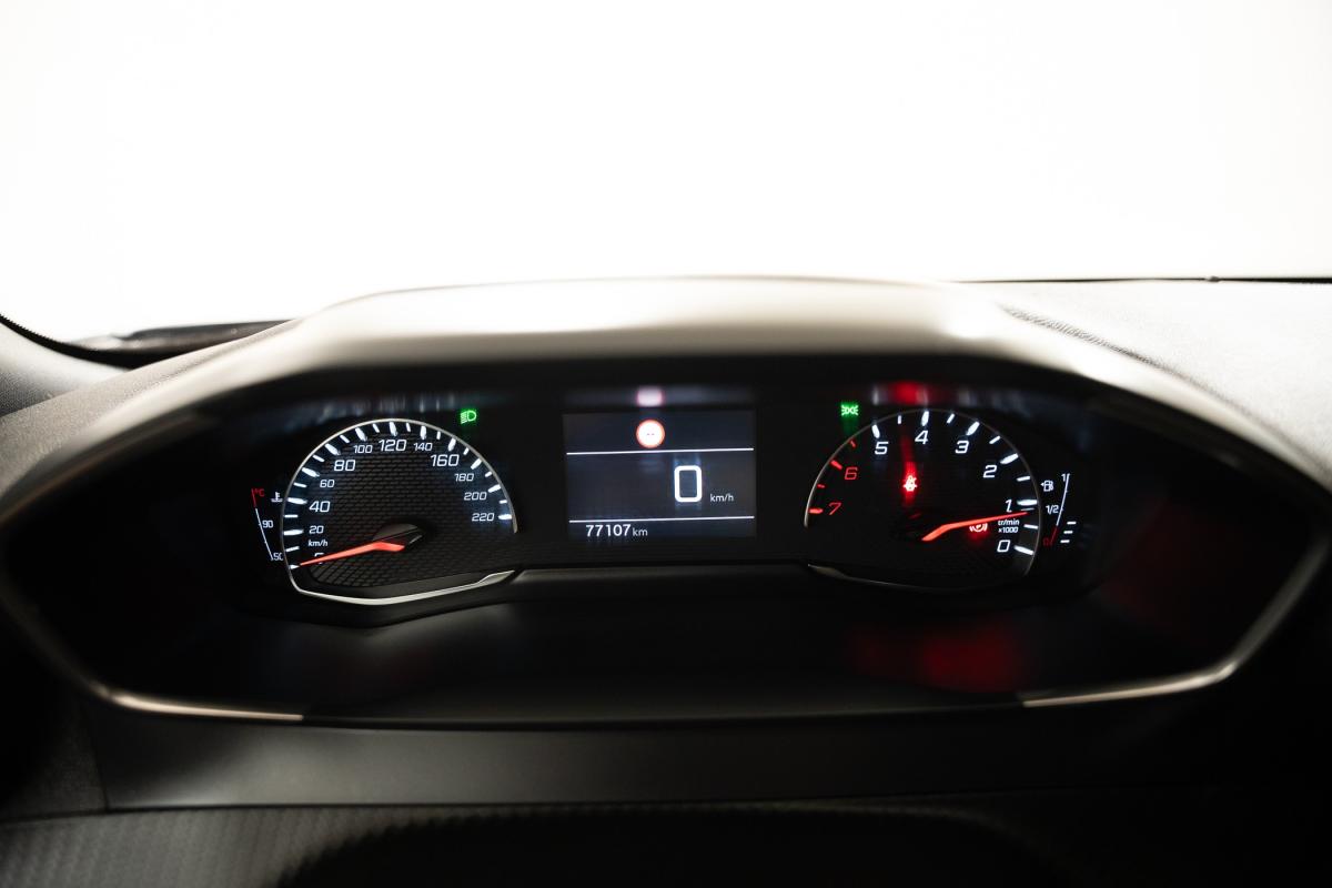 peugeot-2008-2023-gasolina-1199cc