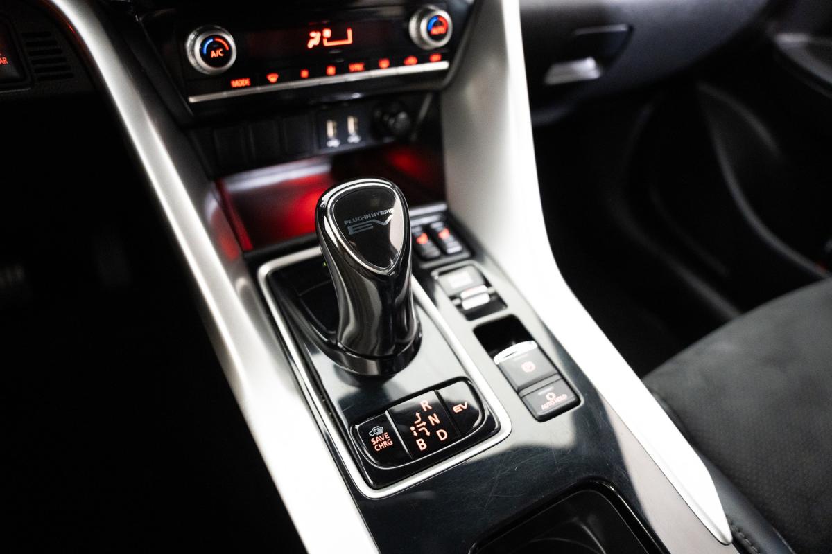 mitsubishi-eclipse-cross-2022-hibrido-a-gasolina-2360cc