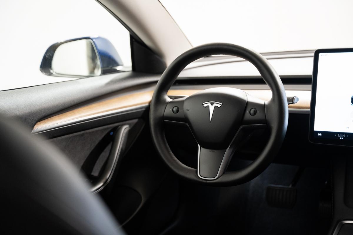 tesla-model-3-2022-eletrico-500cc