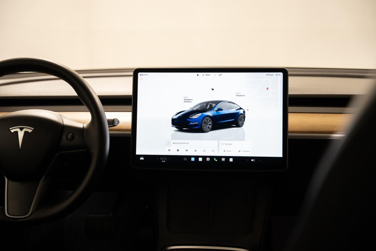 tesla-model-3-2022-eletrico-500cc