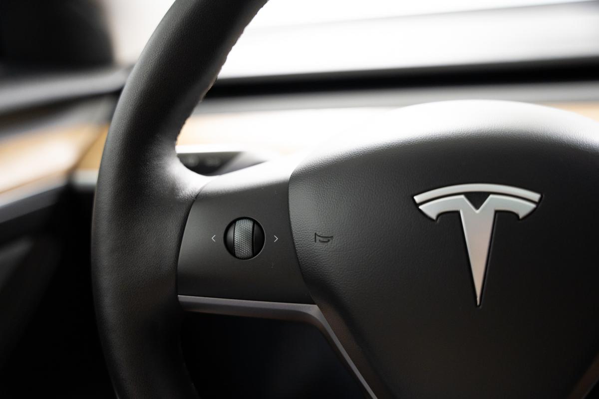 tesla-model-3-2022-eletrico-500cc