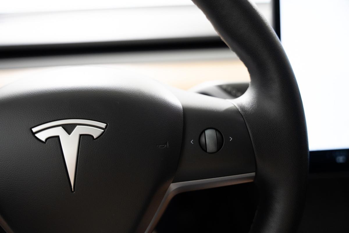 tesla-model-3-2022-eletrico-500cc