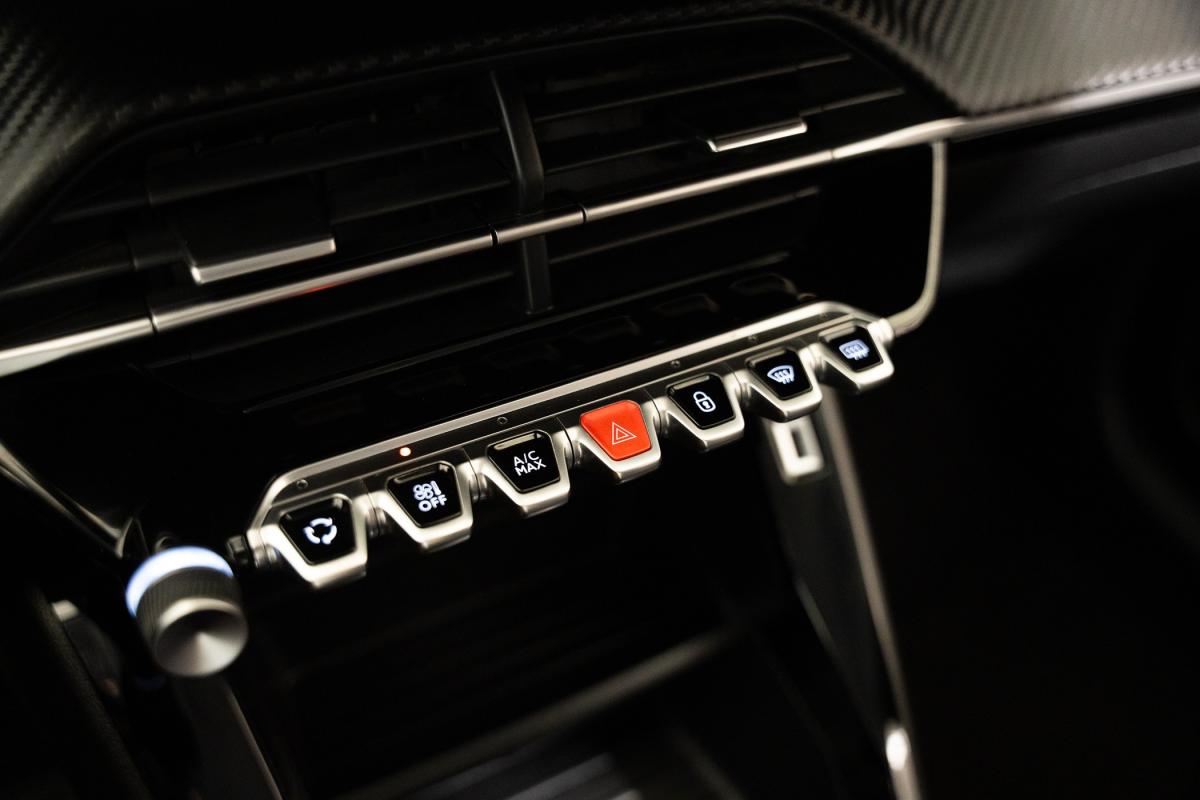 peugeot-208-2022-gasolina-1199cc