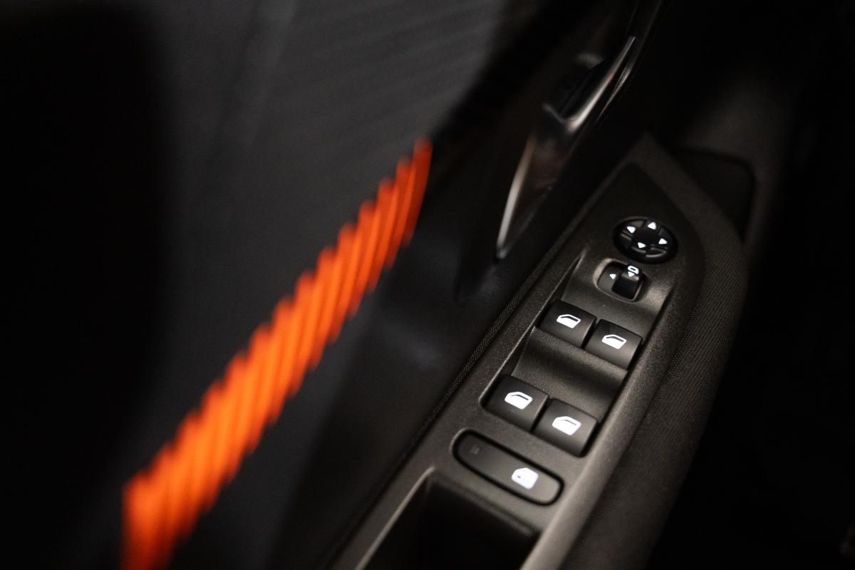 peugeot-208-2022-gasolina-1199cc