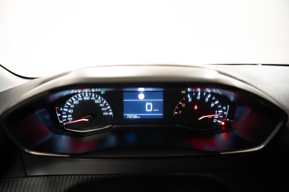 peugeot-208-2022-gasolina-1199cc