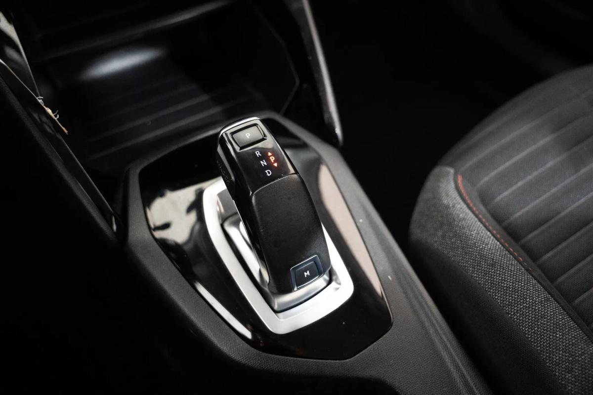 peugeot-2008-2021-gasolina-1199cc