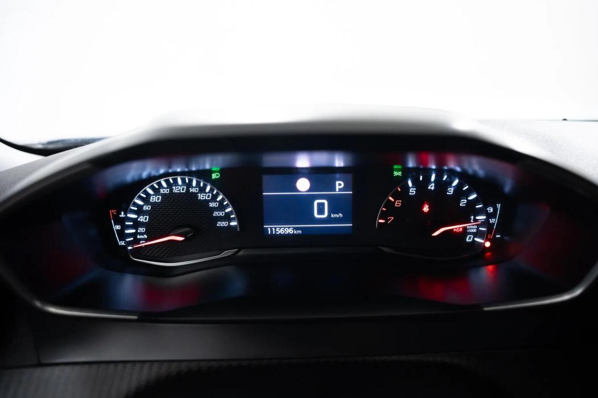 peugeot-2008-2021-gasolina-1199cc