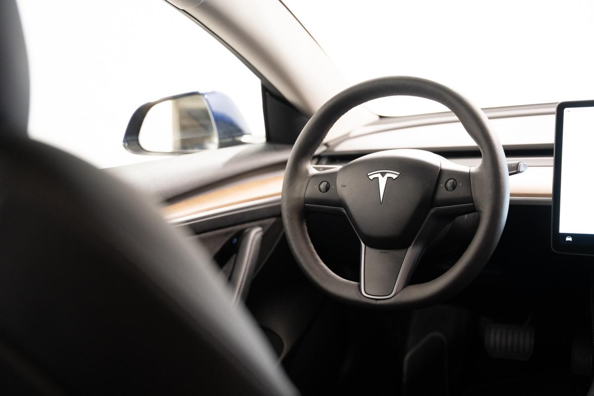 tesla-model-3-2022-eletrico-500cc