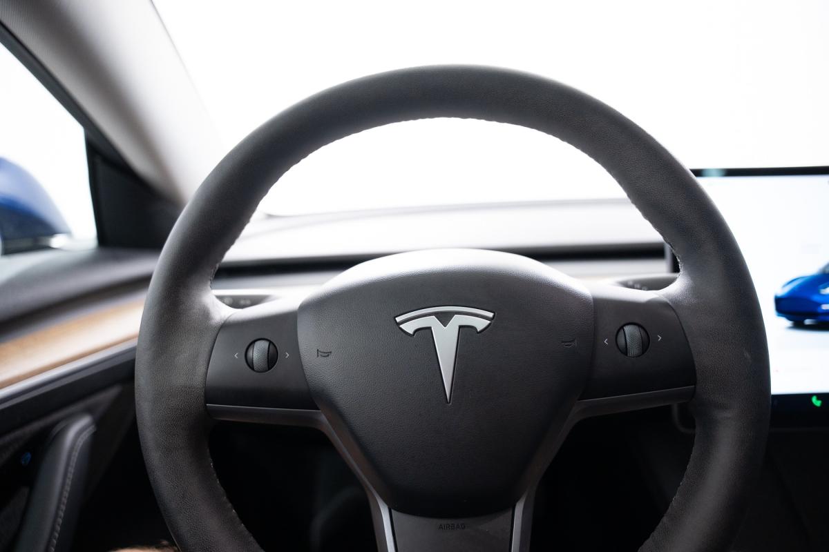 tesla-model-3-2022-eletrico-500cc