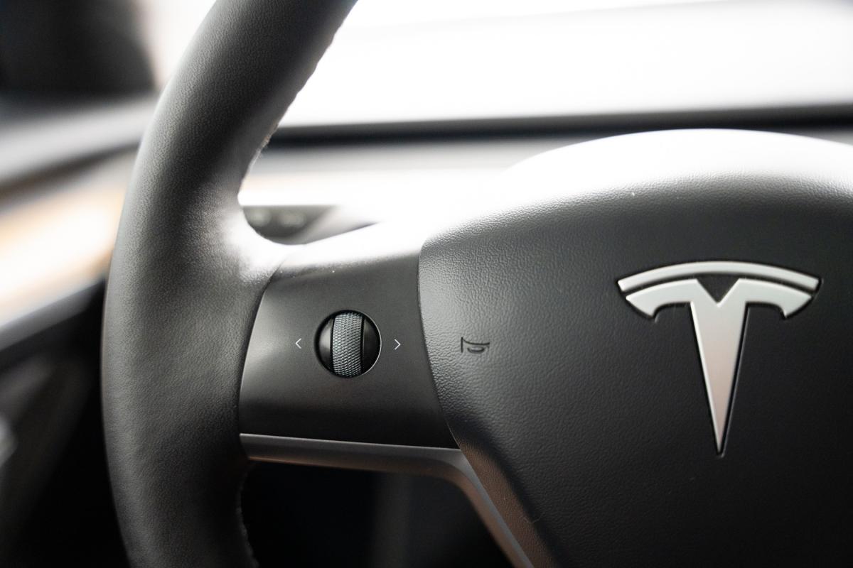 tesla-model-3-2022-eletrico-500cc