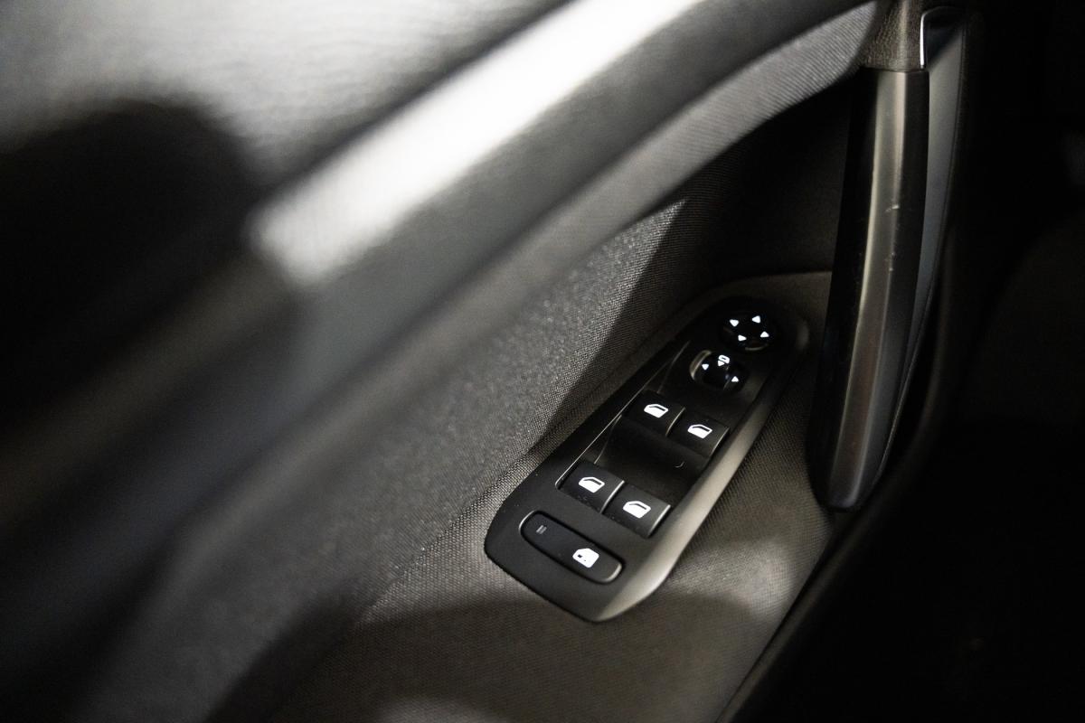 peugeot-308-2019-gasolina-1199cc