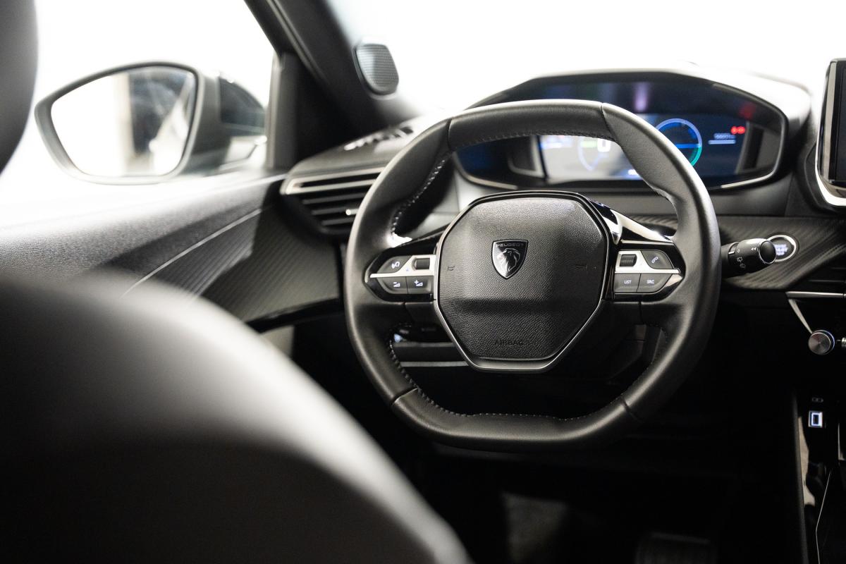 peugeot-2008-2024-eletrico-500cc