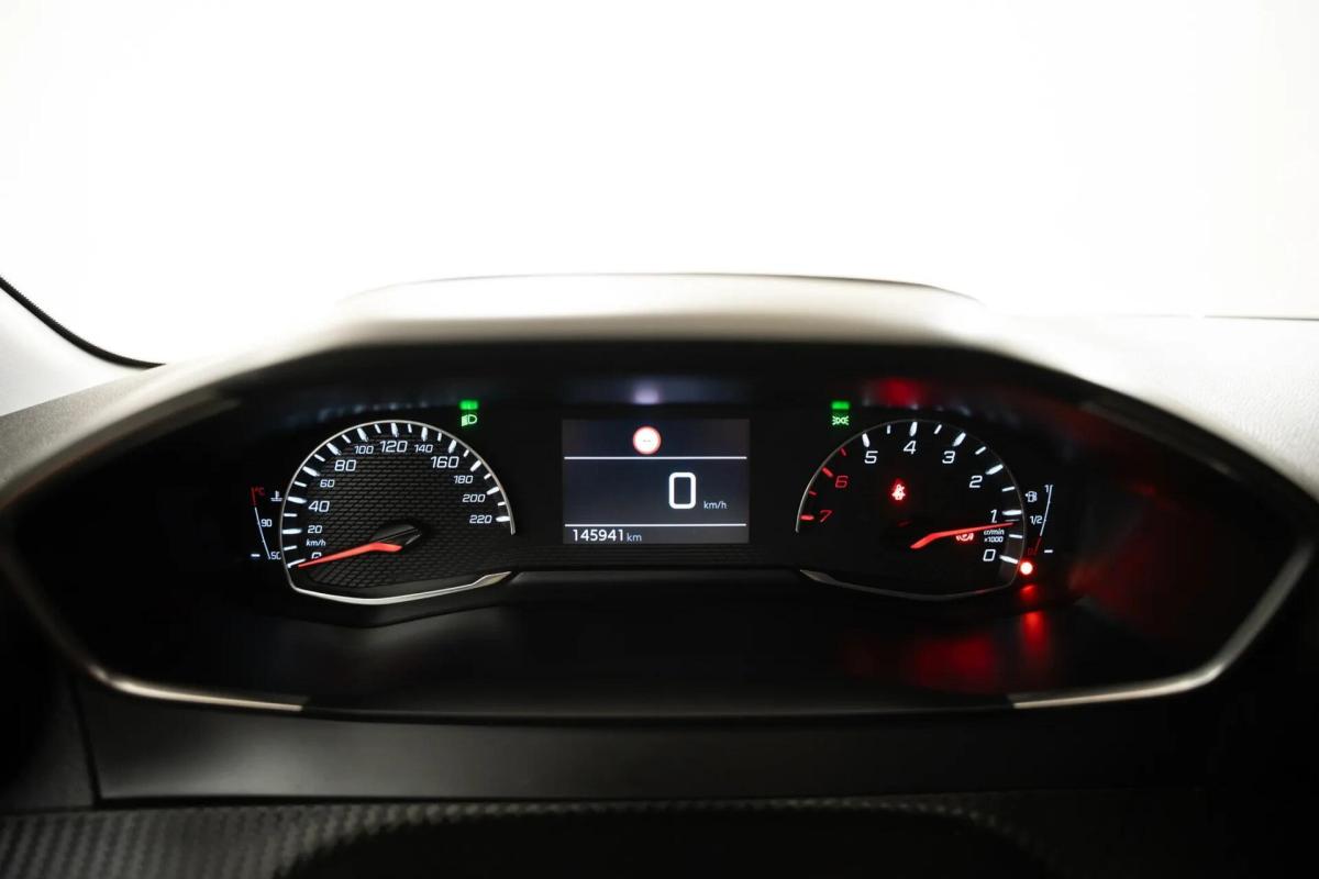 peugeot-208-2022-diesel-1499cc