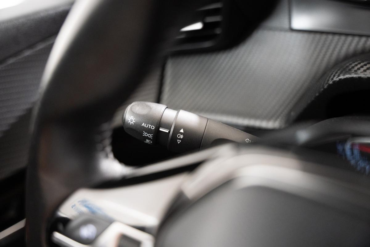 peugeot-208-2022-diesel-1499cc
