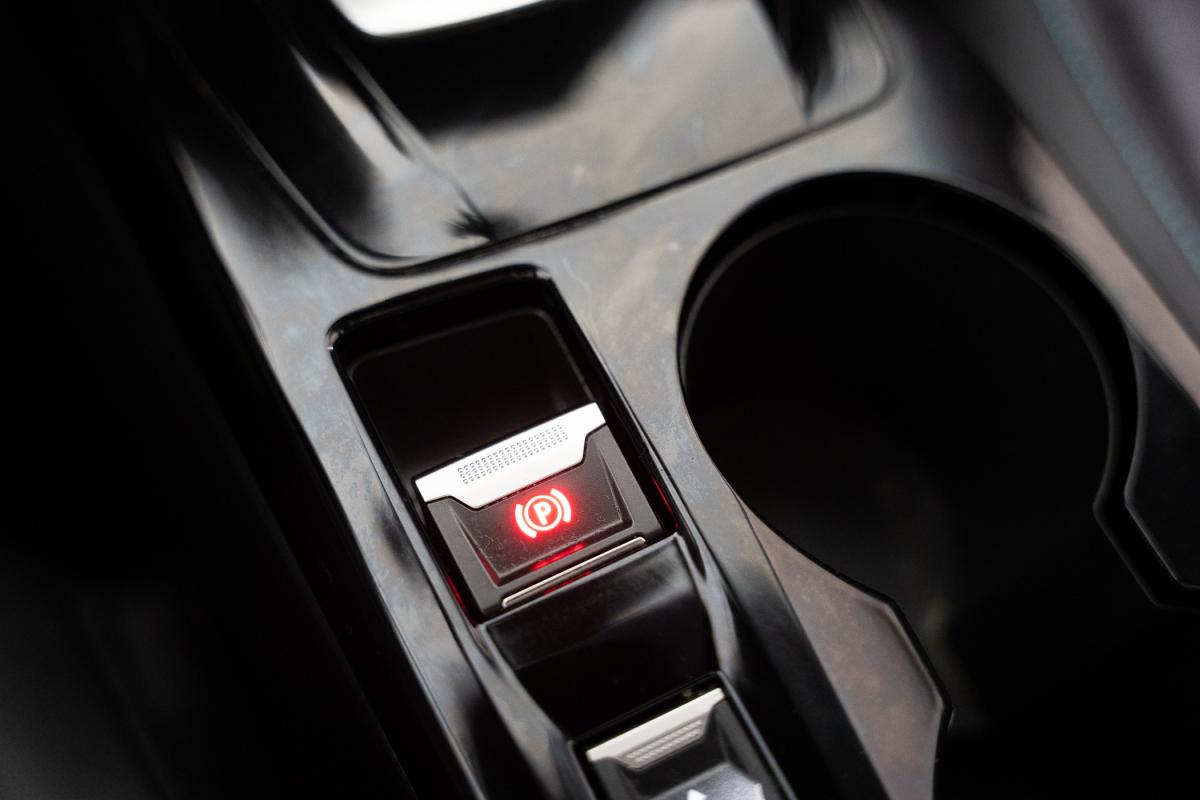 peugeot-2008-2021-diesel-1499cc