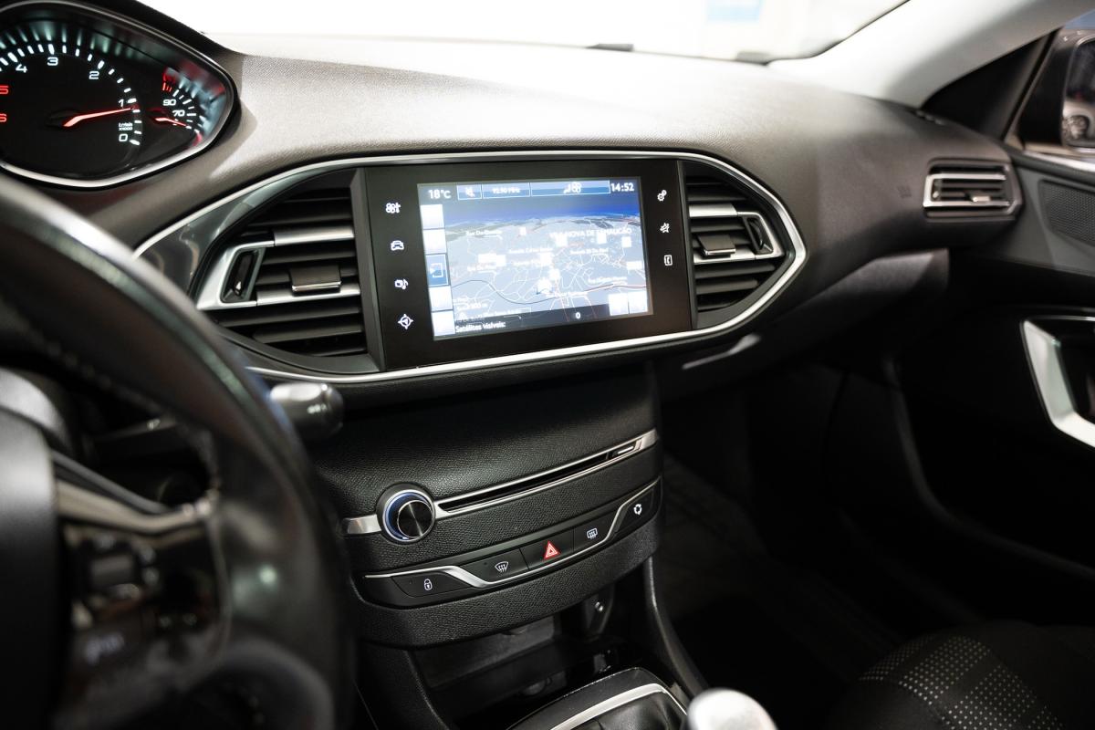 peugeot-308-sw-2015-diesel-1560cc
