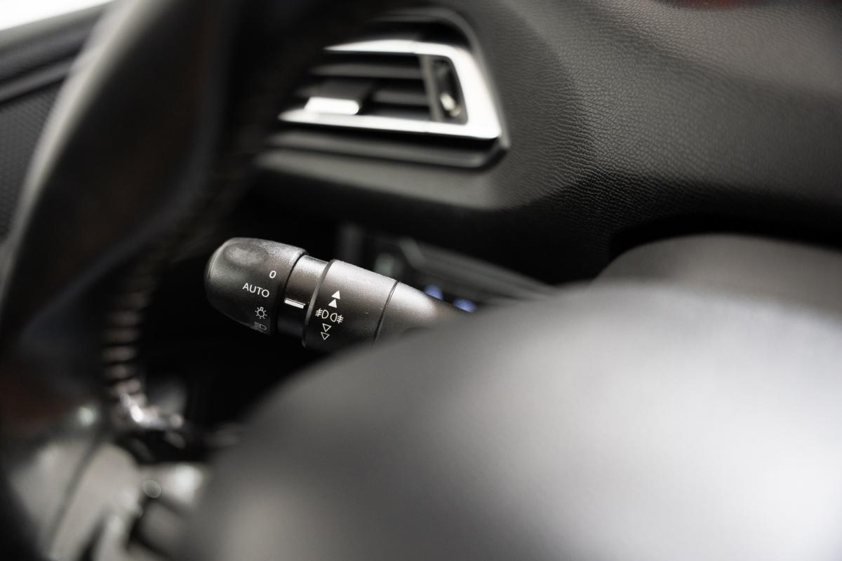 peugeot-308-sw-2015-diesel-1560cc