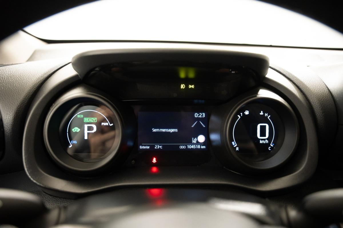 toyota-yaris-2022-hibrido-a-gasolina-1490cc