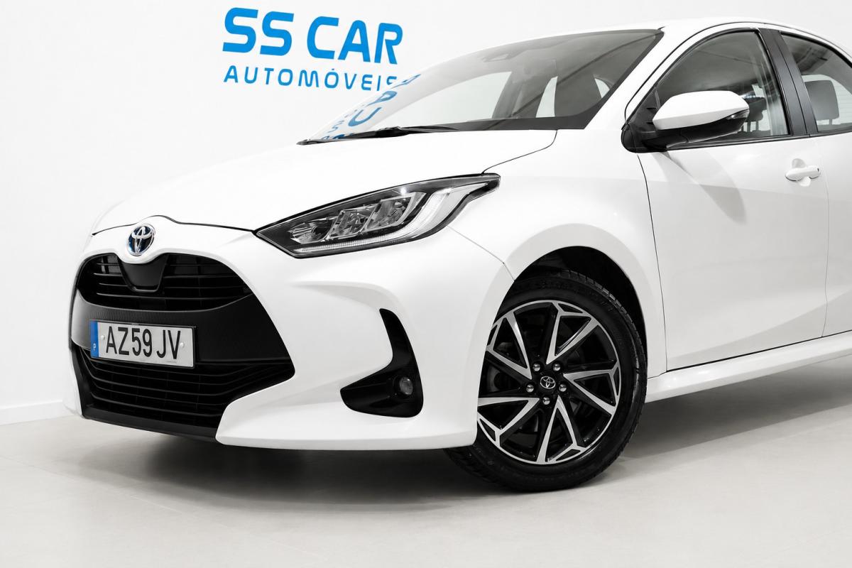 toyota-yaris-2022-hibrido-a-gasolina-1490cc