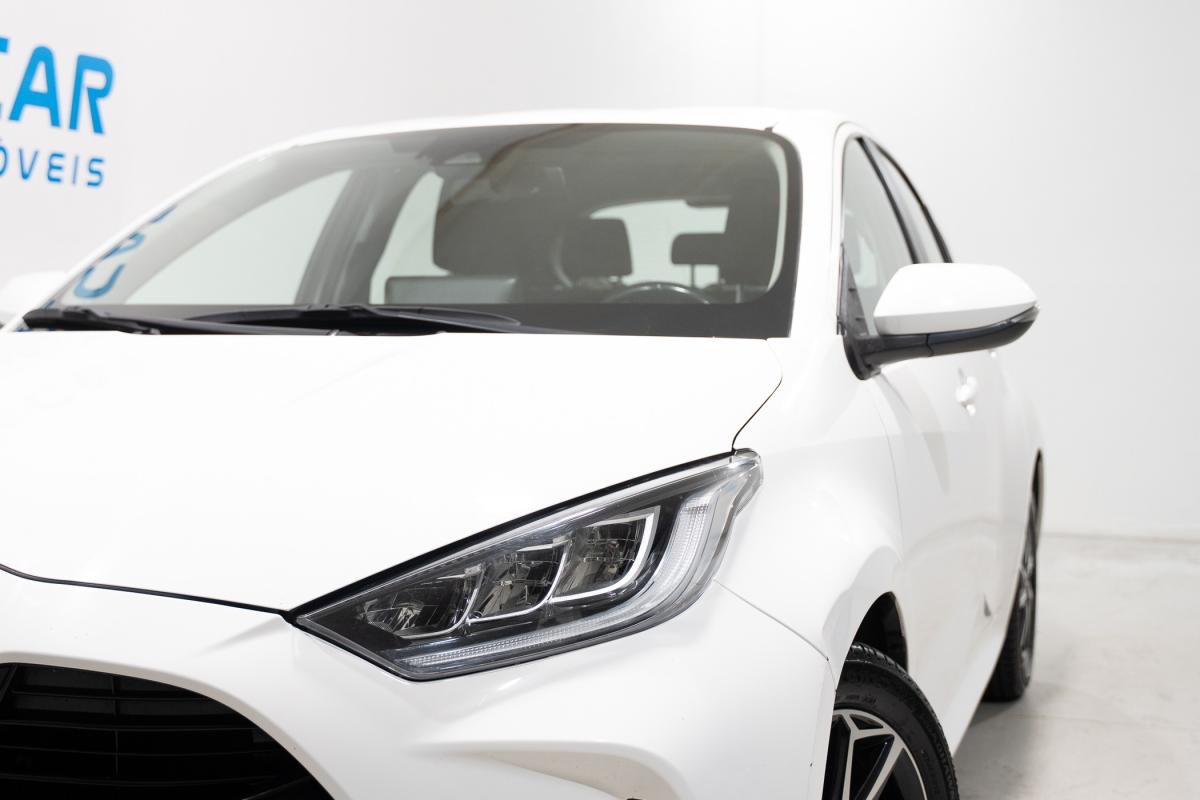 toyota-yaris-2022-hibrido-a-gasolina-1490cc