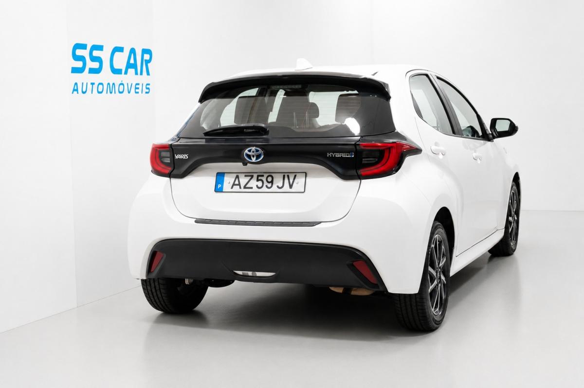toyota-yaris-2022-hibrido-a-gasolina-1490cc