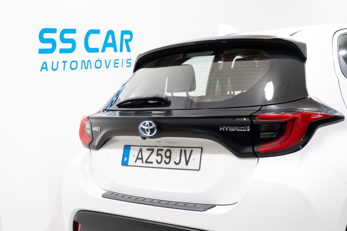 toyota-yaris-2022-hibrido-a-gasolina-1490cc