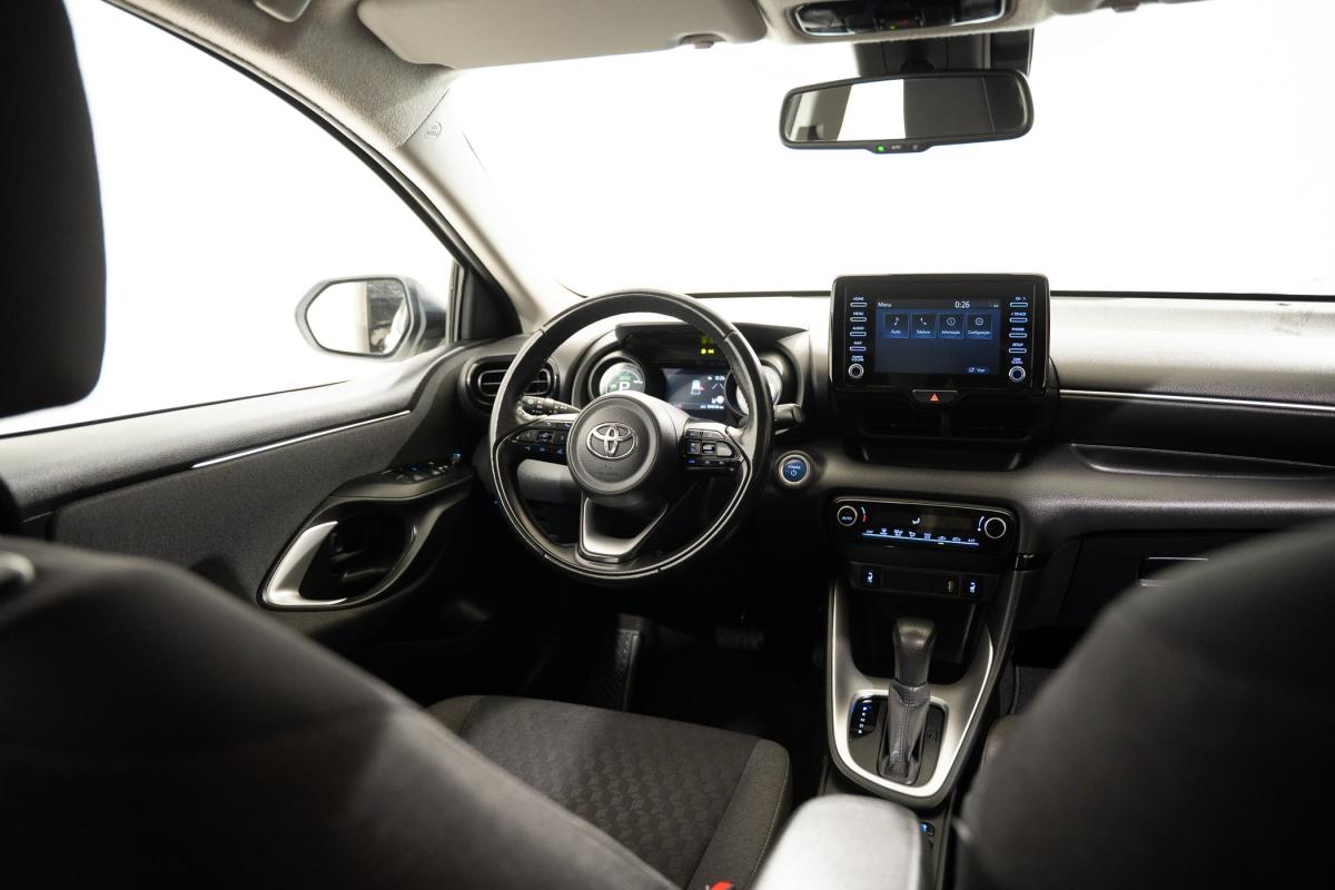 toyota-yaris-2022-hibrido-a-gasolina-1490cc
