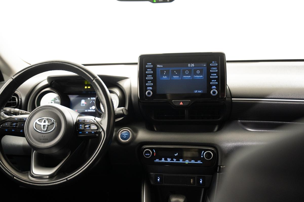 toyota-yaris-2022-hibrido-a-gasolina-1490cc